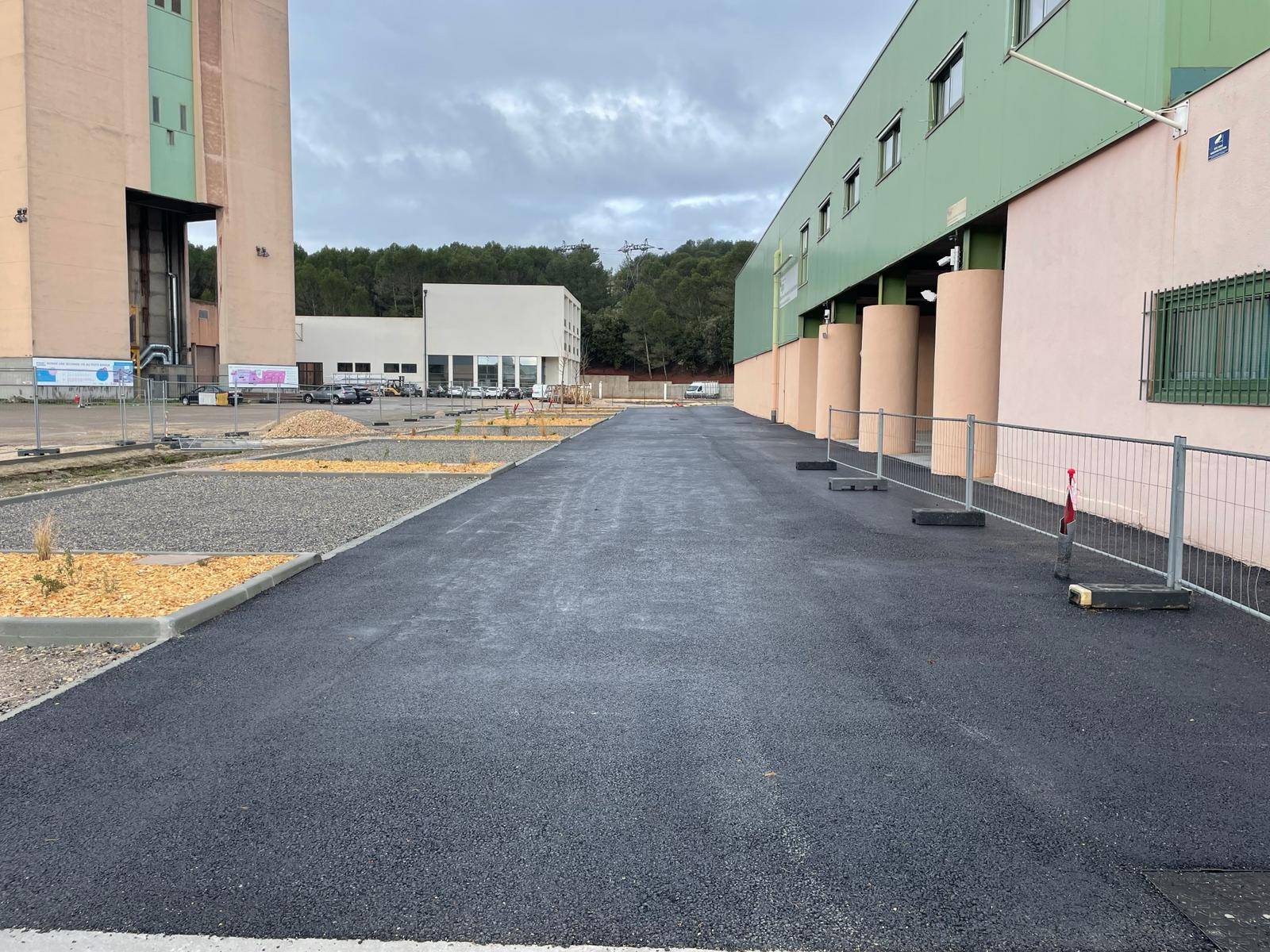 entreprise de TP entre aix en provence et marseille spécialiste de l'enrobé