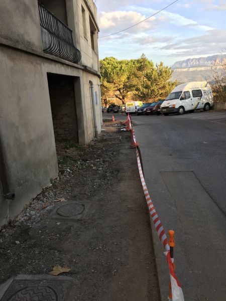 démollition des enrobés pour installation des caniveaux