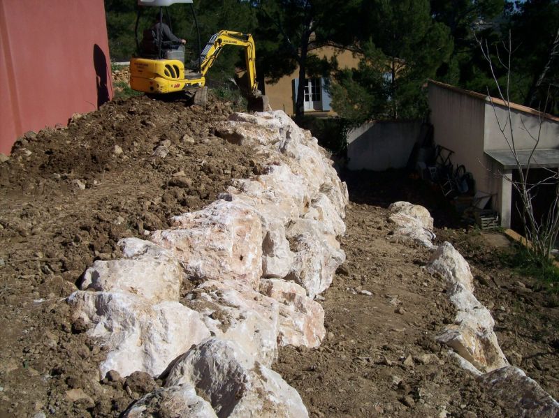 pose de roches pour enrochement