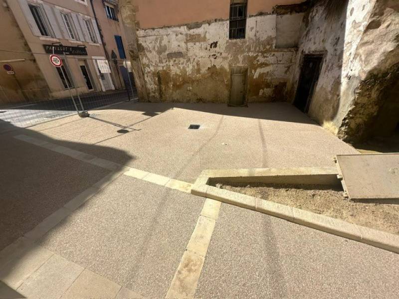 Entreprise spécialisée dans la pose de béton désactivé dans le 13 83 84