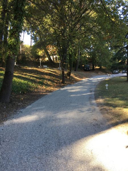 Goudronnage du chemin d'accès d'une maison à Cabriès