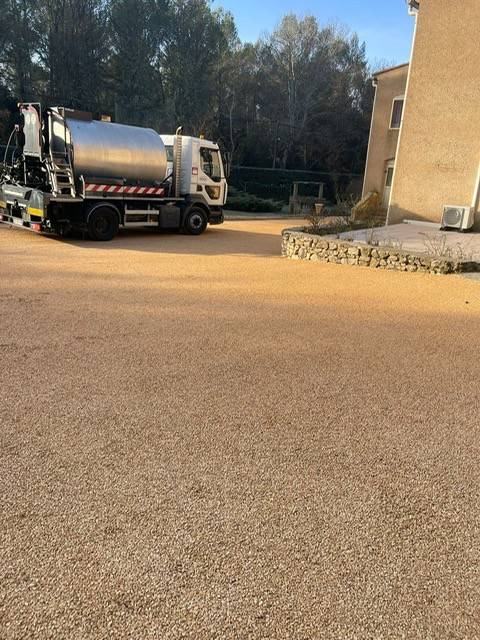 Bicouche ocre chez un particulier