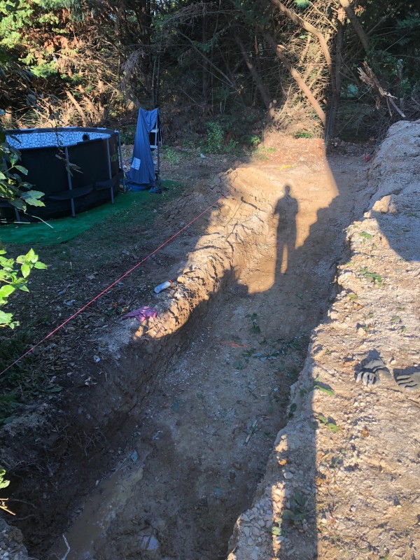 Terrassement avant réalisation d'un mur de soutènement en L