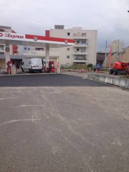 vue globale de la station service