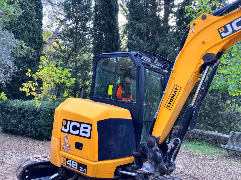 Terrassement avant application du béton désactivé par Réseau TP