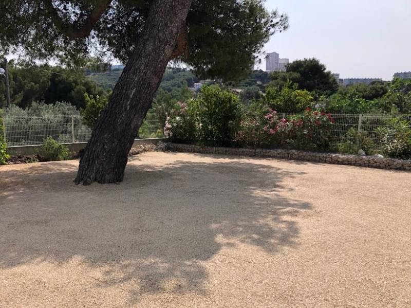 Travaux de bicouche pour entrée chez un particulier dans le 13