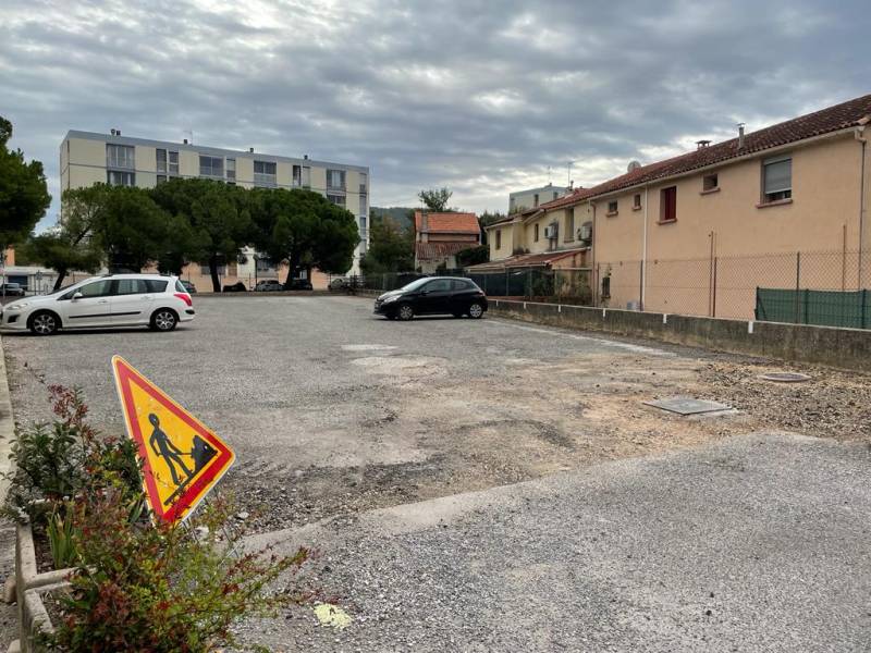 Préparation du sol avant application d'enrobé par Réseau TP à Aubagne