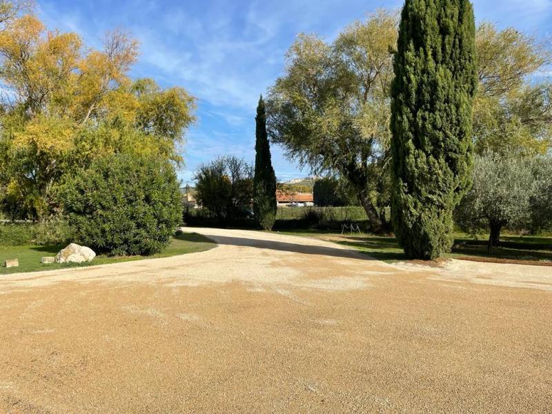 Bicouche ocre chez un particulier par Réseau TP dans le 13