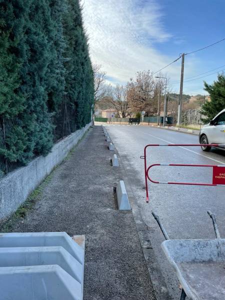 installation de bordures anti stationnement dans les bouches du rhône