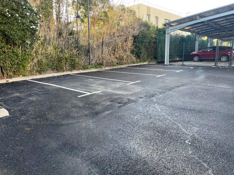 Création des marquage au sol à la peinture routière à Aix en provence