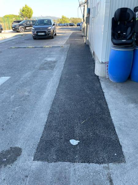 pose d'enrobé noir à chaud près d'aix en provence