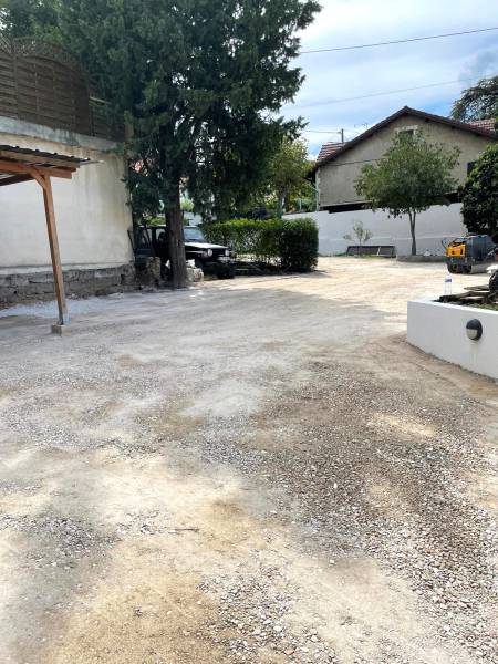 Entreprise pour faire un parking en enrobé noir à Port-de-Bouc