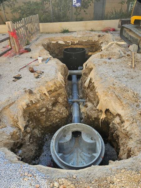 Raccordement au tout-à-l'égout par station collective de relevage double pompes à Allauch dans le 13