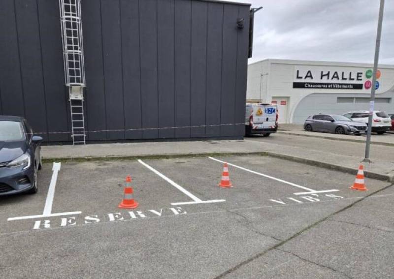 Entreprise spécialisée dans le traçage au sol avec peinture routière à Vitrolles