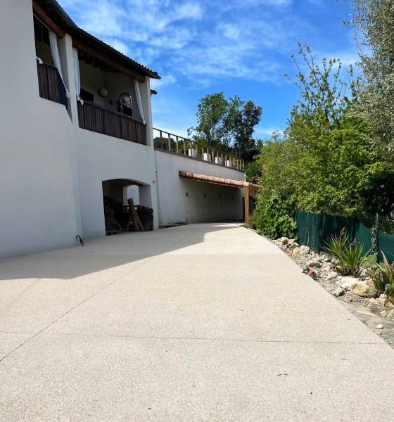 Béton désactivé pour maison individuelle par Réseau TP dans le 13