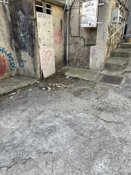 Réfection en enrobé noir  des accès à des garages privés pour une copropriété à Marseille