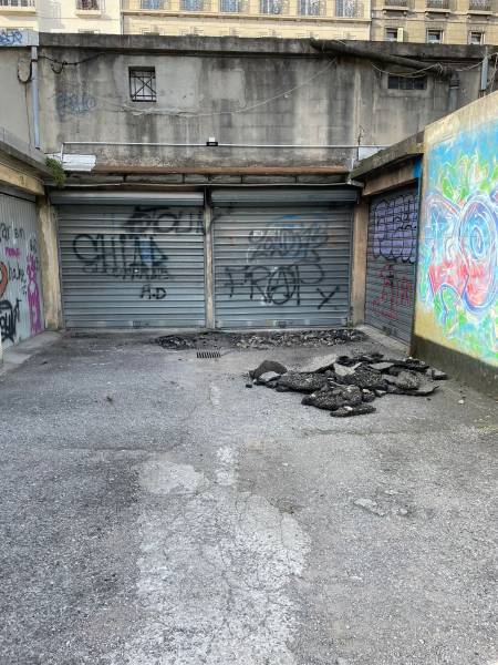 Réfection en enrobé noir  des accès à des garages privés pour une copropriété à Marseille