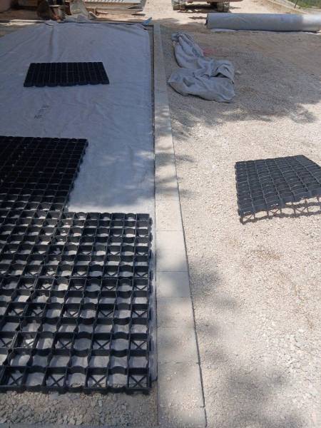 Pose dalle stabilisatrice à gravier à Martigues pour copro 