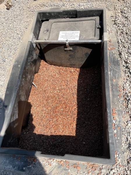 Des coques de noisettes dans votre fosse septique  !