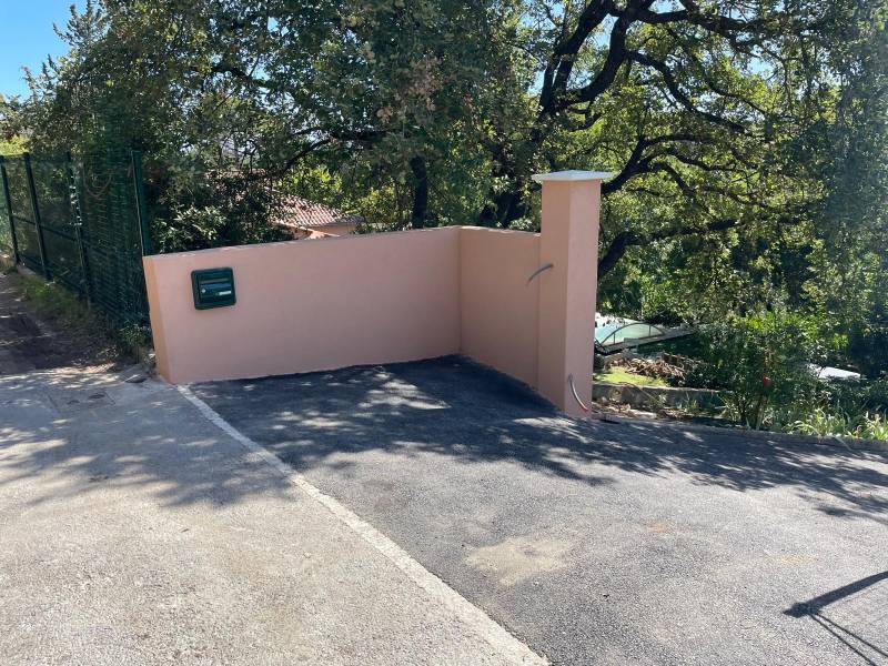 Travaux pour création d'un mur d'entrée pour un particulier vers Aix en Provence