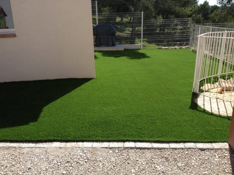 Gazon synthétique pour villa individuelle à Aix en Provence
