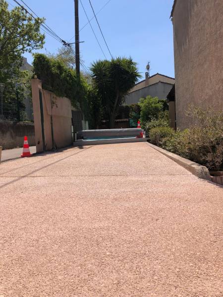 Béton désactivé rose par Réseau TP