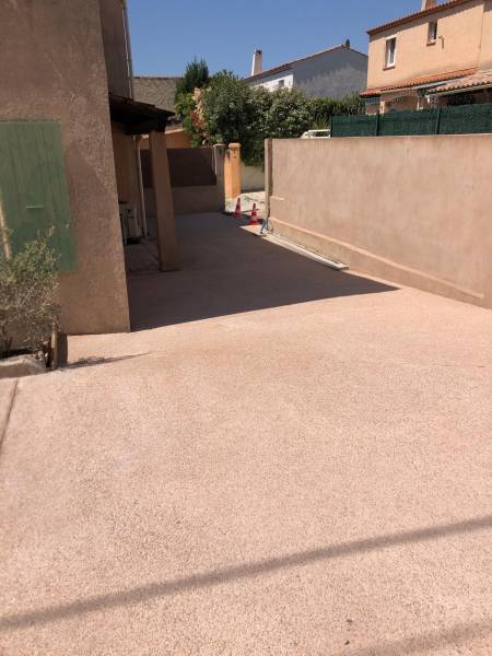 Devis pour béton désactivé rose à Aix en Provence 