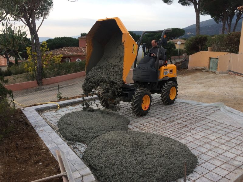 Coulage du béton sur treillis métallique chez un particulier à Calas dans le 13