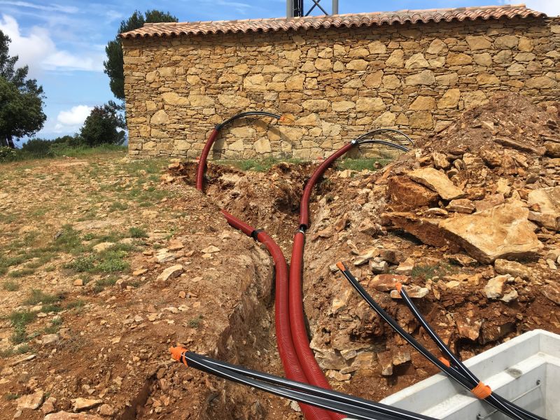 amenée des gaines PEHD vers le local technique