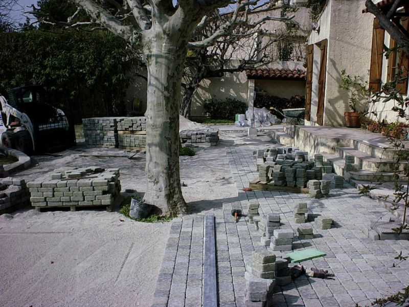 Pose de pavés vaudois dans le 13