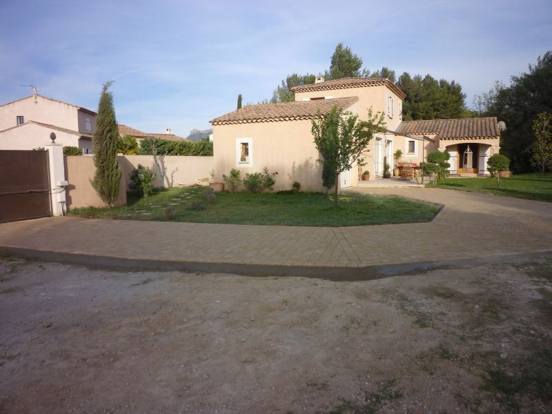 Création d'une allée pavée chez un particulier dans le 13