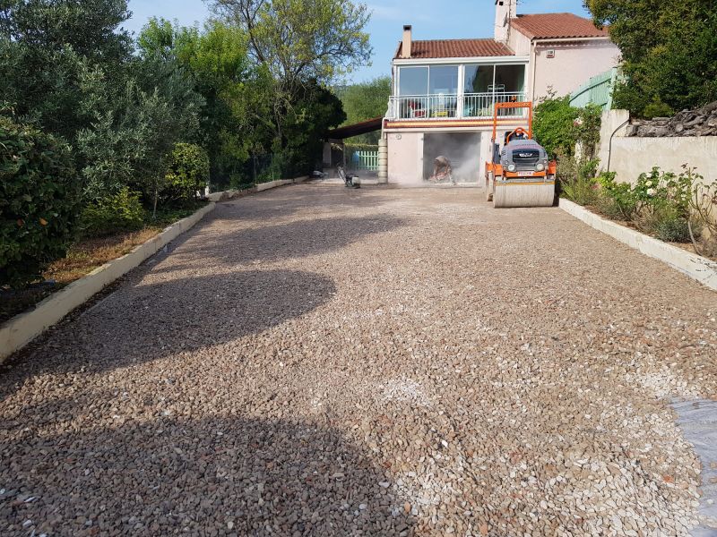 Compactage de ballast pour rénovation d'allée dans les Bouches du Rhône