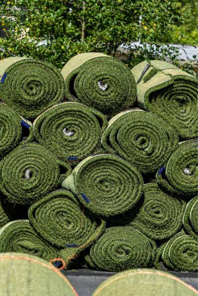 Où trouver une entreprise pour poser du gazon synthétique dans le 13 ?